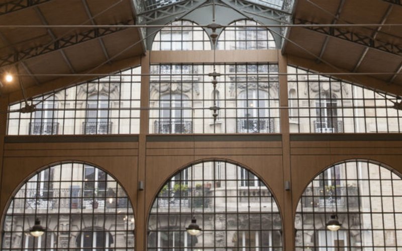 Structure de fer et verrières du Carreau du Temple, halle de 1863 à Paris