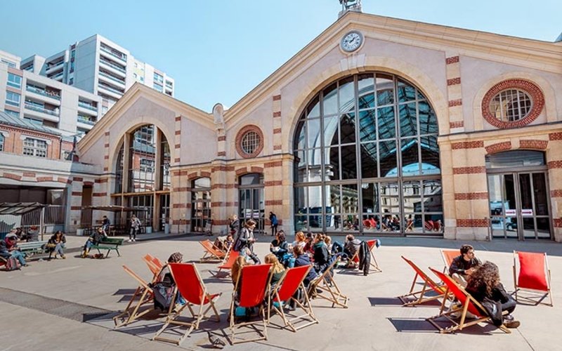 Grande halle intérieure du Centquatre-Paris, rue Curial