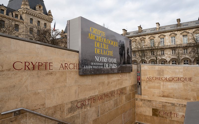 Vestiges gallo-romains dans la crypte archéologique sous le parvis de Notre-Dame