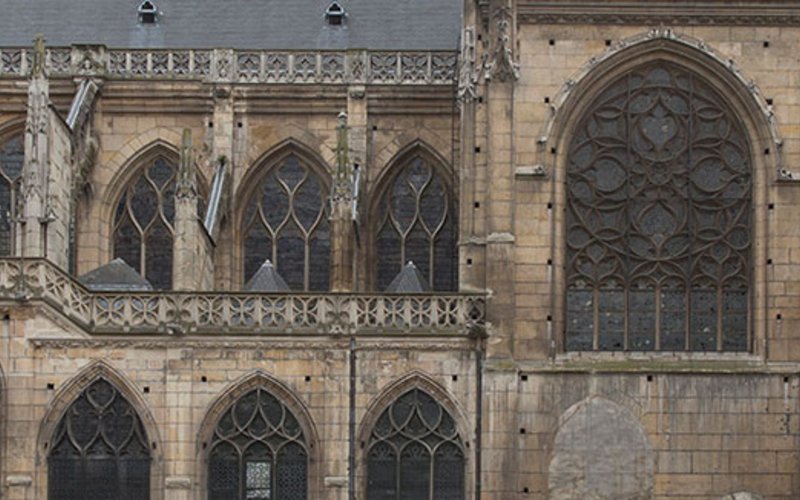 Façade sculptée de l'église Saint-Merry, près du Centre Pompidou