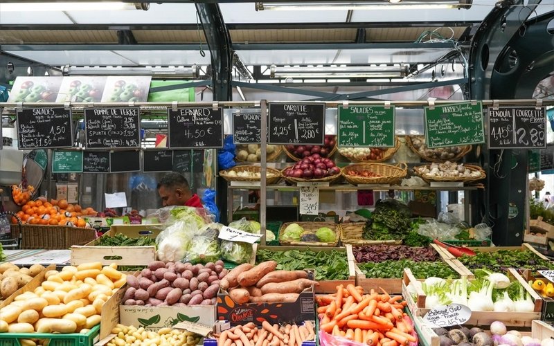 Halle de brique du marché de l'Olive, rue de l'Olive à Paris