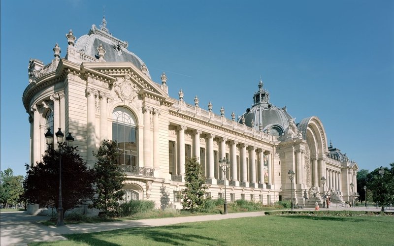 Galerie et verrières du Petit Palais, musée des beaux-arts de la Ville de Paris